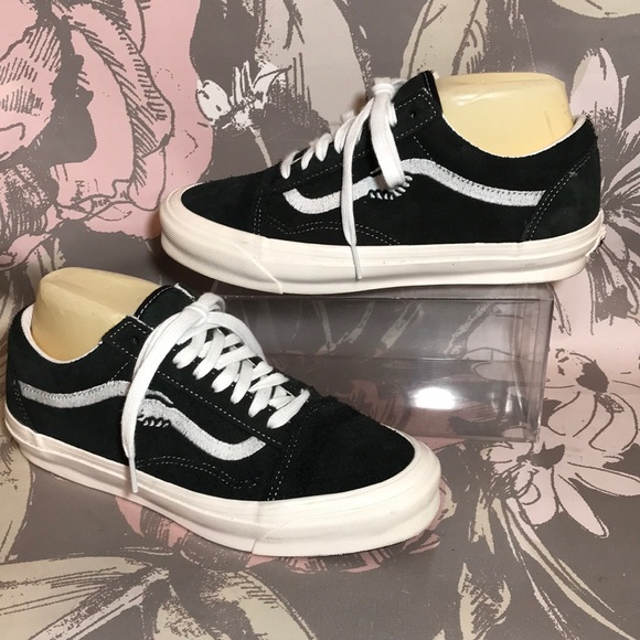 vans handshake shoes